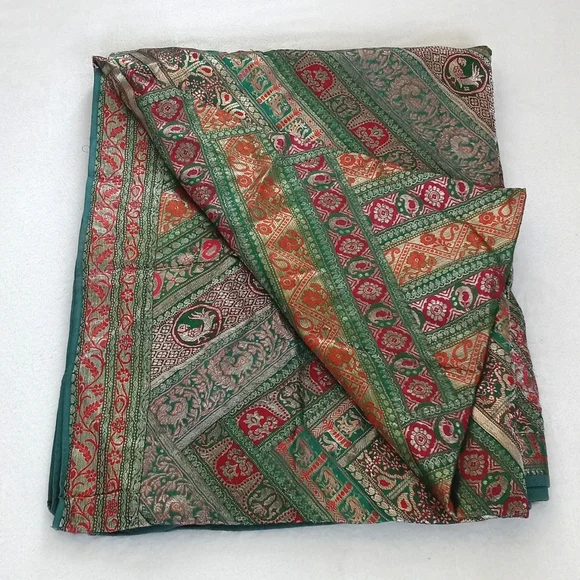 Unique Gorgeous Silk Green Patchwork Batik Bedspread / Tapestry from India - Picture 13 of 14